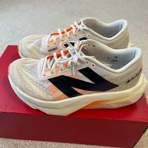 New Balance SuperComp Elite V4 Women’s size 5.5 Wide